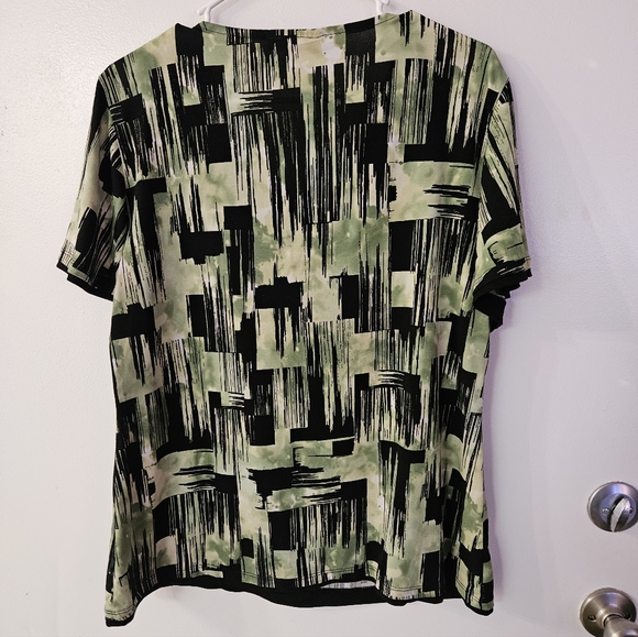 JM Collection Abstract Green and Black Blouse - Picture 5 of 5